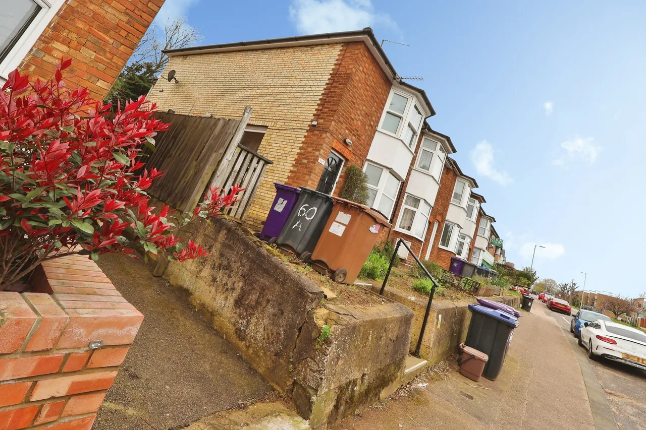 1 bed flat for sale — Stevenage Road, Hitchin