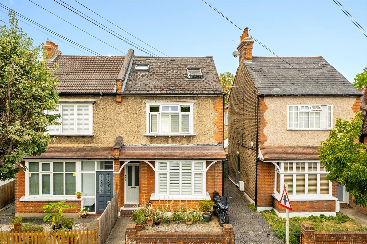 2 bed flat for sale, Ellerton Road, Surbiton, KT6