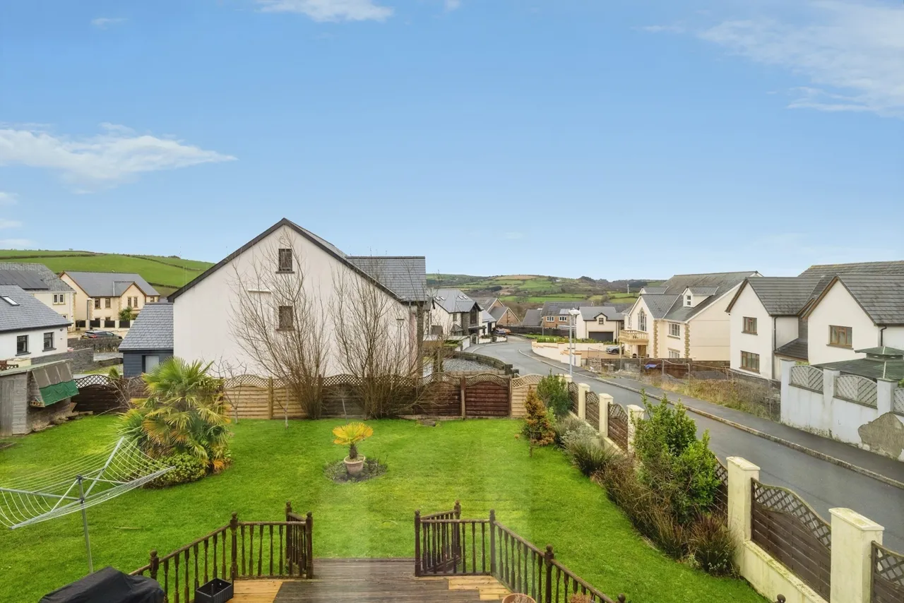 Heol Hen, Five Roads, SA15, photo 36