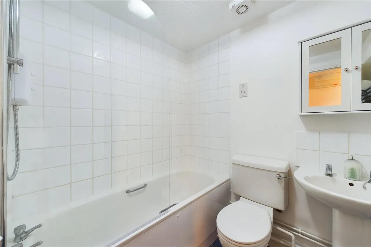 Gould Close, Newbury, RG14, photo 7