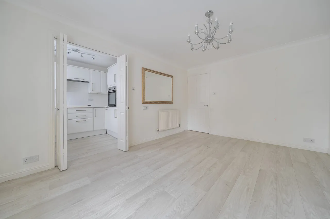 Palace Gate, Odiham, Hook, RG29 1JZ, photo 5