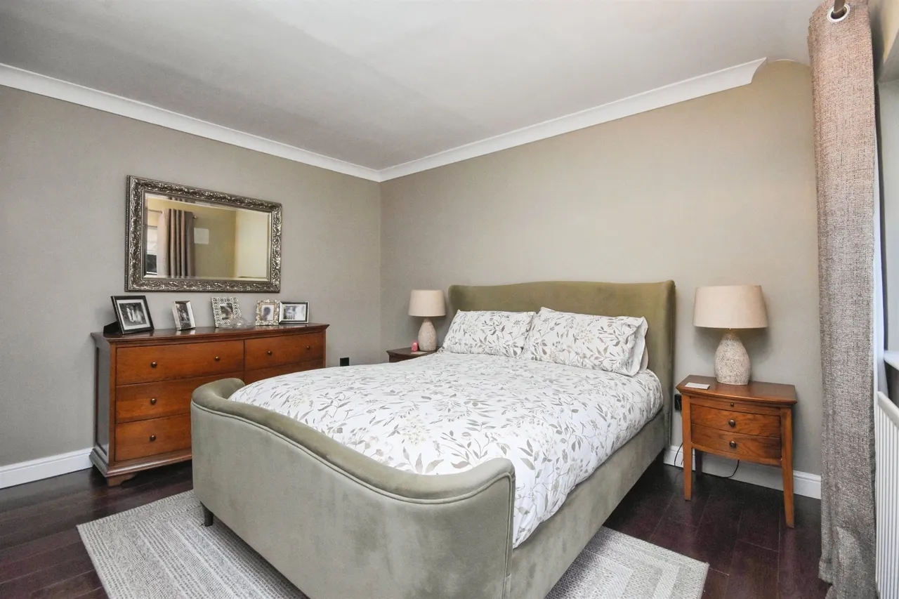 Wrexham Road, Romford, RM3, photo 18