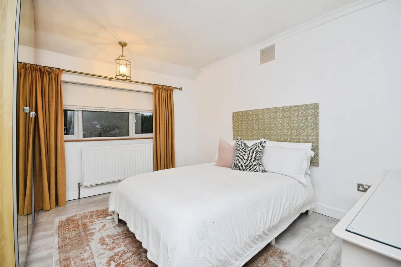 Wrexham Road, Romford, RM3, photo 19