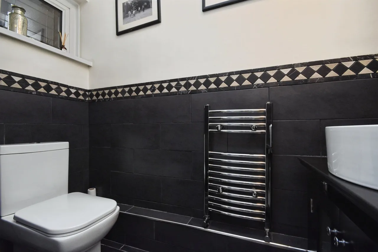 Wrexham Road, Romford, RM3, photo 15