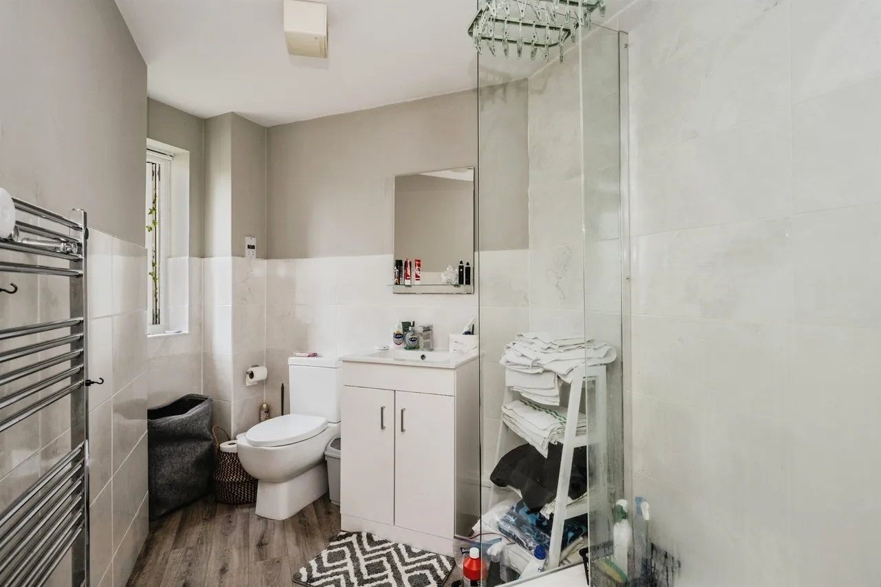 Six Mills Avenue, Swansea, SA4, photo 11