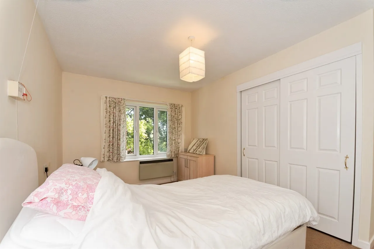 Parsonage Court, Highworth, SN6, photo 8