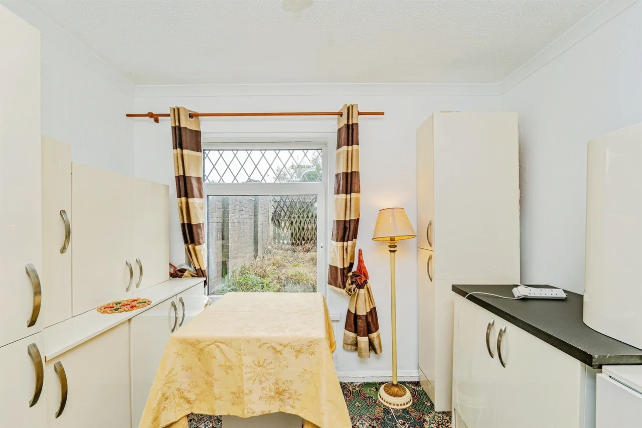 Jubilee Crescent, Bridgend, CF32, photo 9