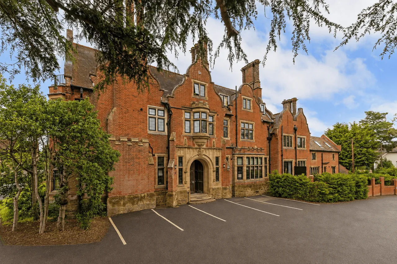 2 bed flat for sale — High Hilden Close, Tonbridge, TN10