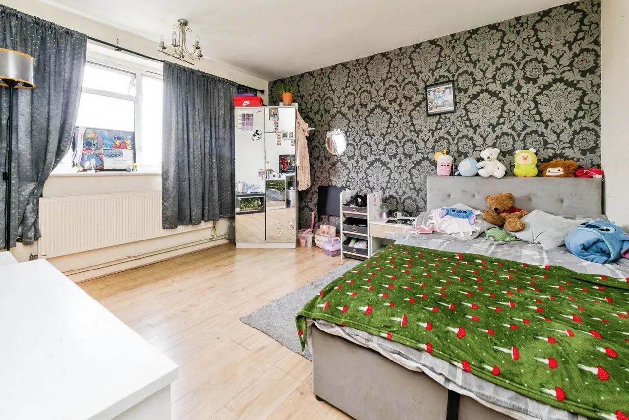 Stirling Close, Rainham, RM13, photo 5
