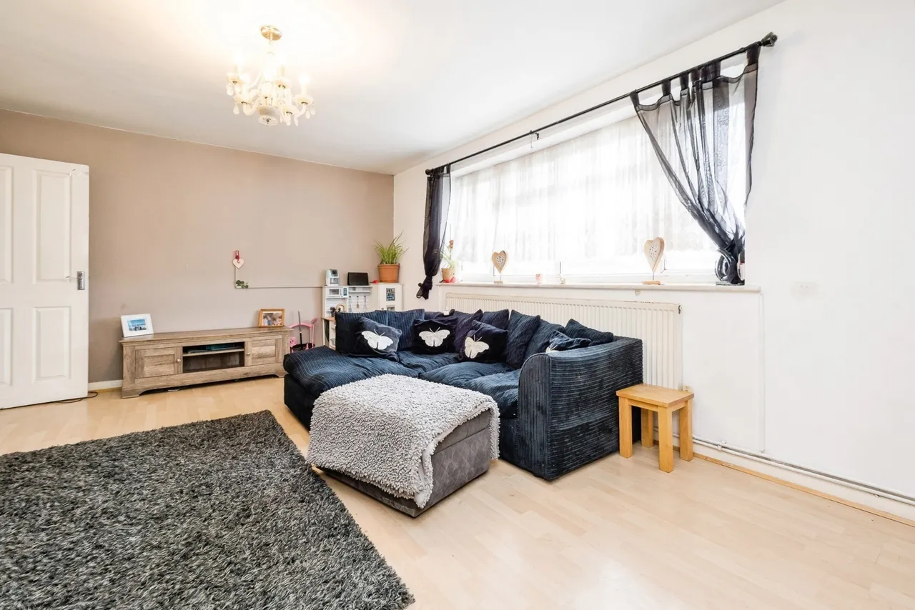 Stirling Close, Rainham, RM13, photo 11