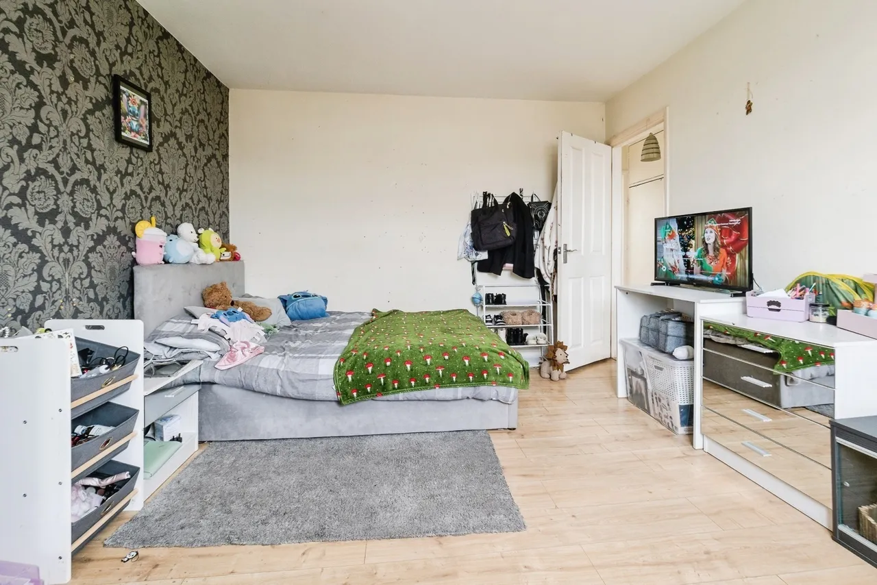 Stirling Close, Rainham, RM13, photo 14