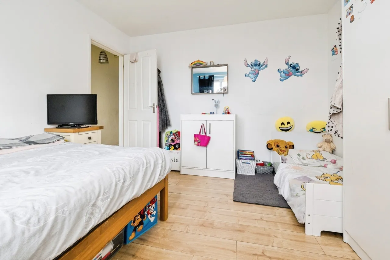 Stirling Close, Rainham, RM13, photo 16