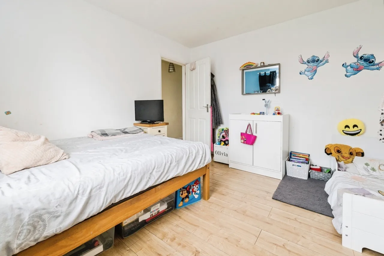 Stirling Close, Rainham, RM13, photo 12