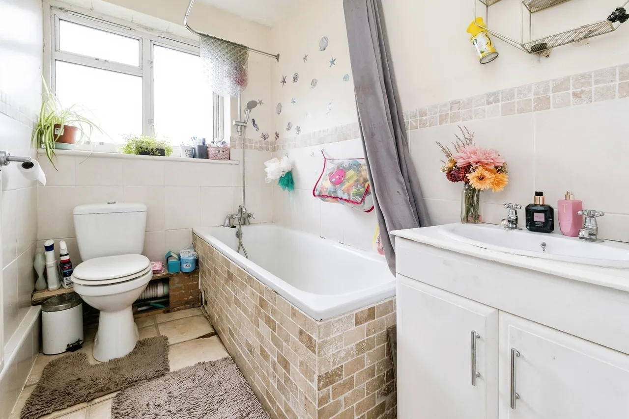Stirling Close, Rainham, RM13, photo 6