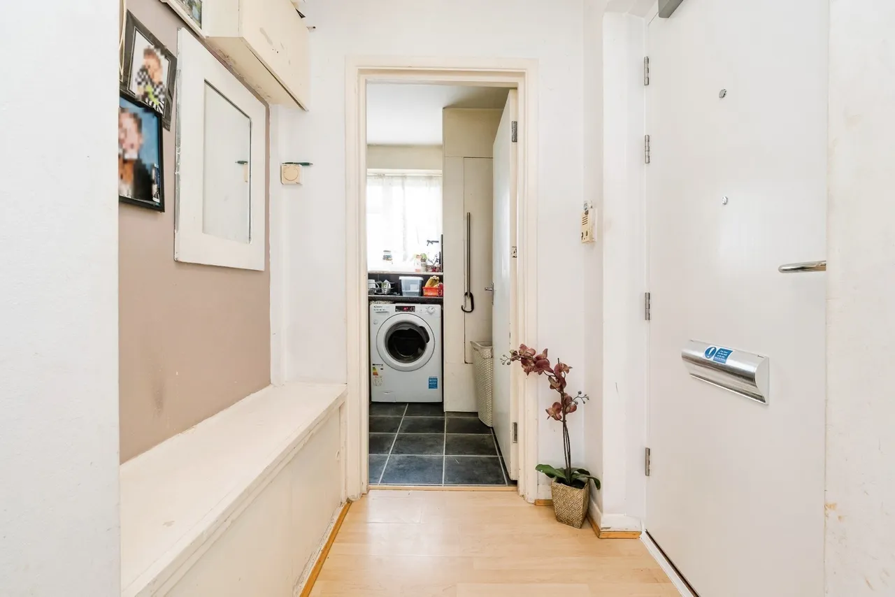 Stirling Close, Rainham, RM13, photo 13