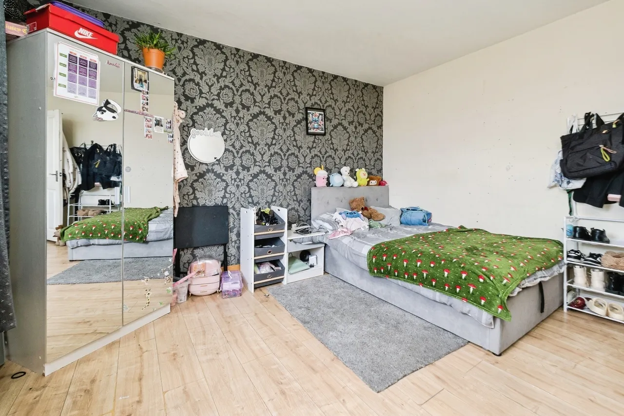 Stirling Close, Rainham, RM13, photo 10