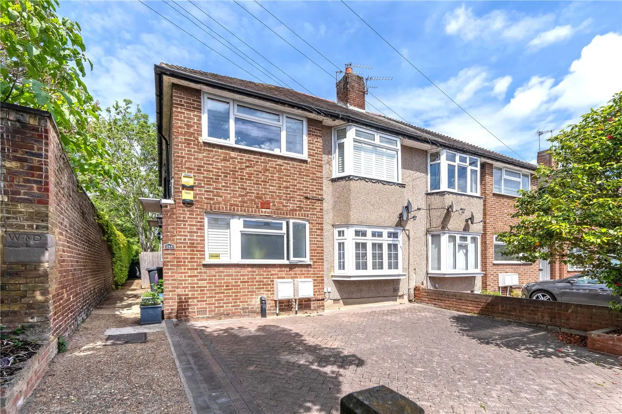 2 bed flat for sale — Warren Road, Twickenham, TW2 7DL