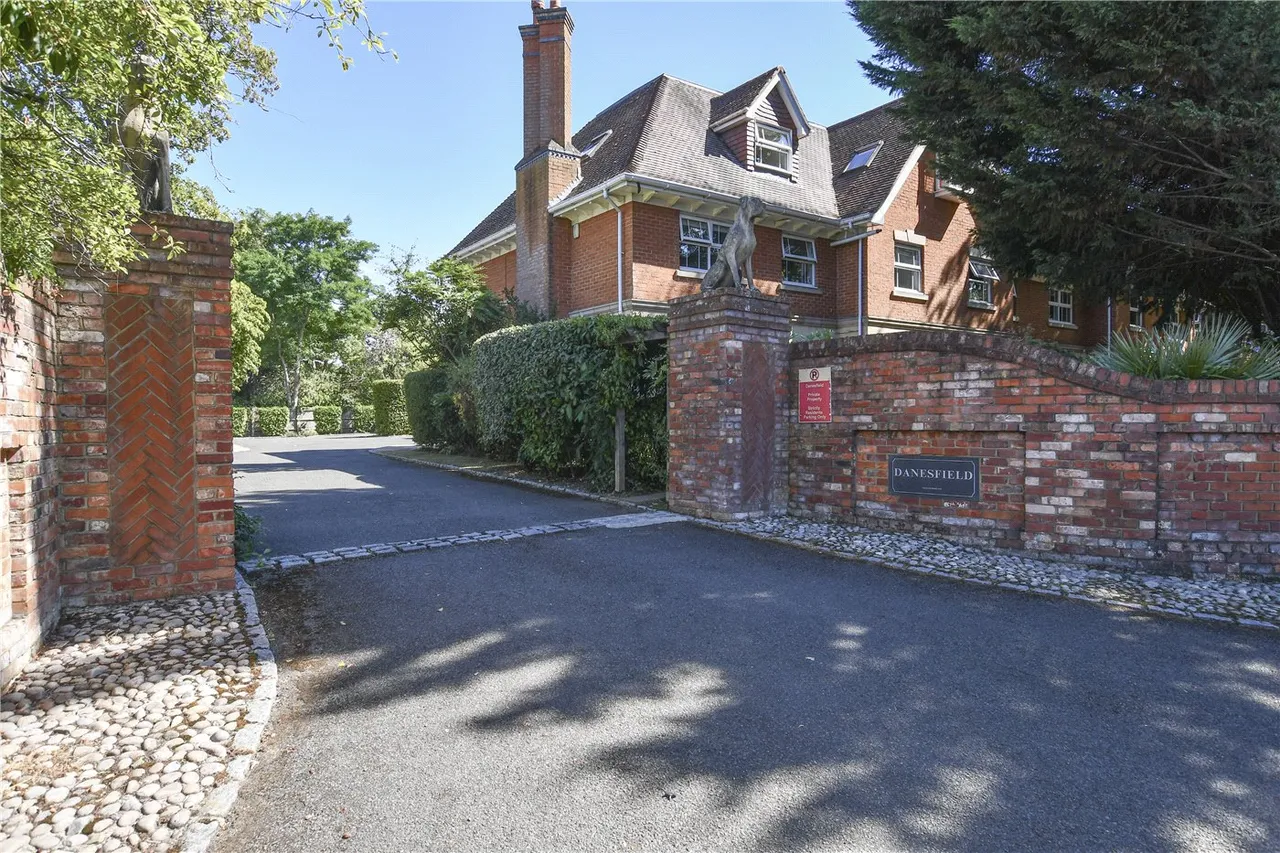 Danesfield, Wiltshire Road, Wokingham, RG40, photo 6