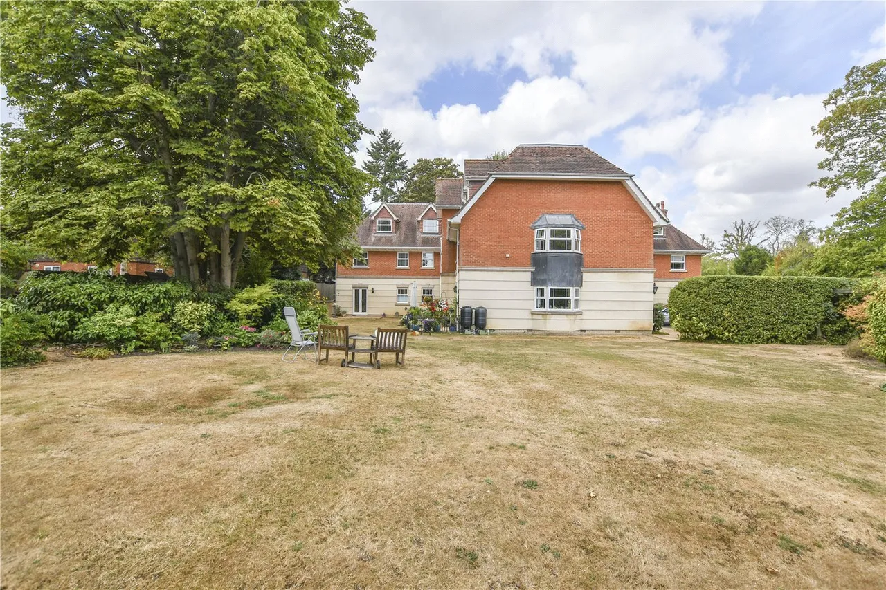 Danesfield, Wiltshire Road, Wokingham, RG40, photo 11