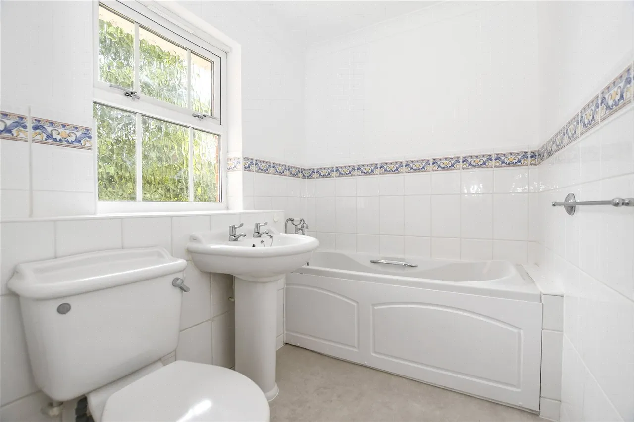 Danesfield, Wiltshire Road, Wokingham, RG40, photo 12