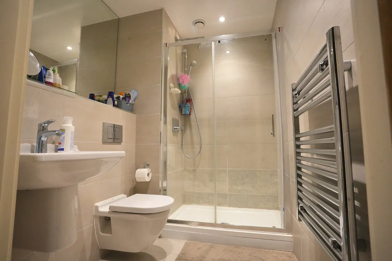 Alpine Road, London, NW9, photo 8