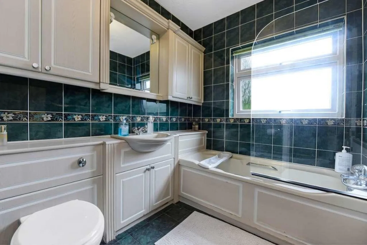 Endlebury Road, London, photo 14