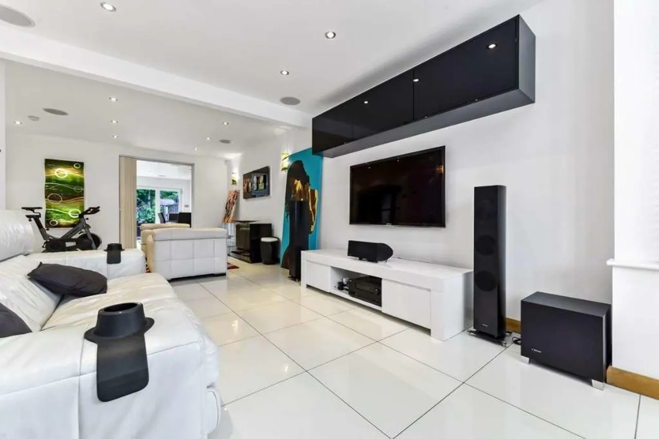 Endlebury Road, London, photo 2