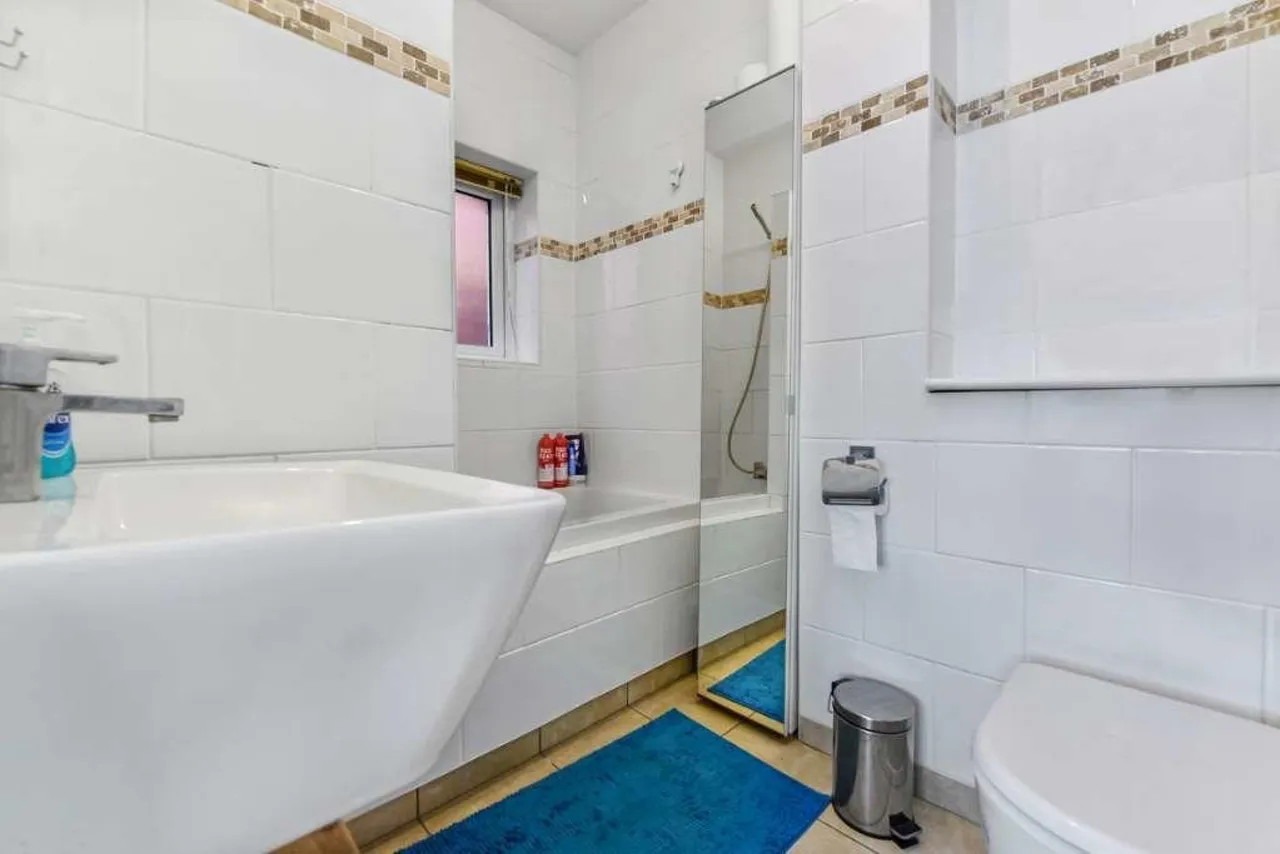 Endlebury Road, London, photo 13