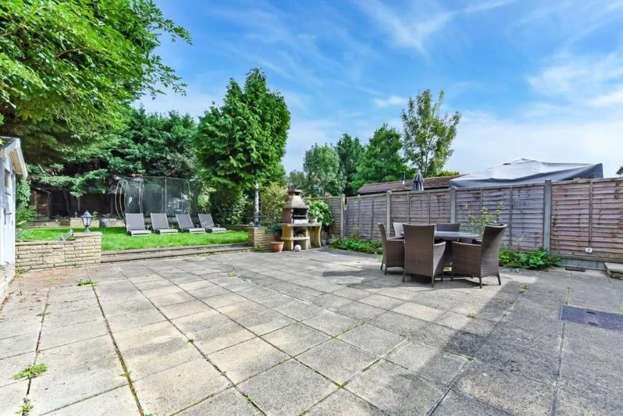 Endlebury Road, London, photo 16