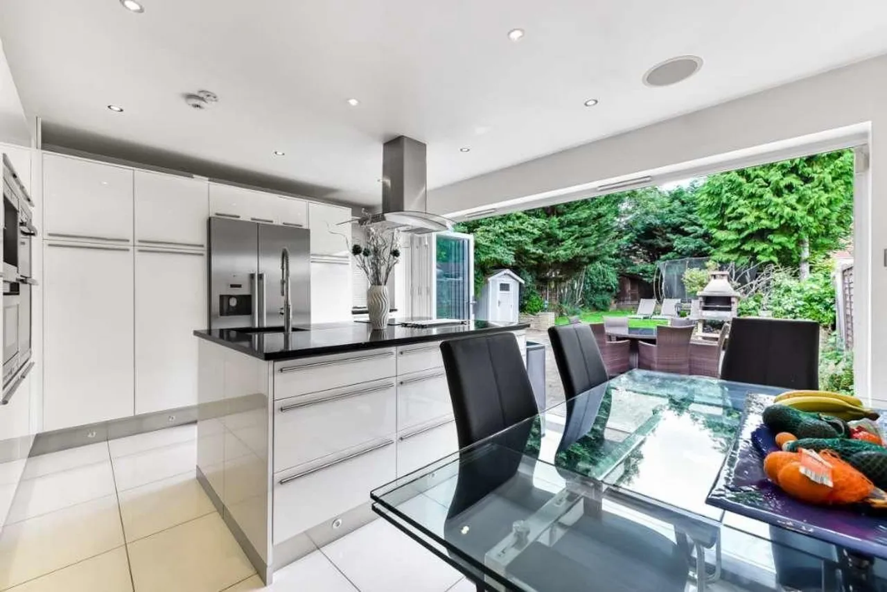Endlebury Road, London, photo 6