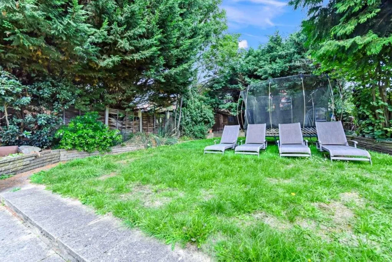 Endlebury Road, London, photo 18