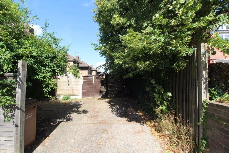 Roman Road, Luton LU4 9DL, photo 12
