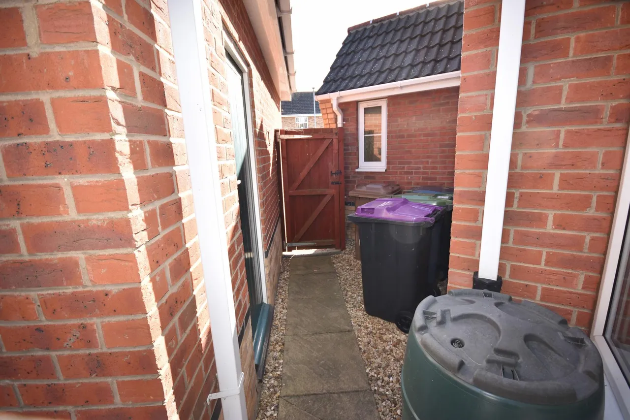 Keepers Way, Sleaford, NG34, photo 12