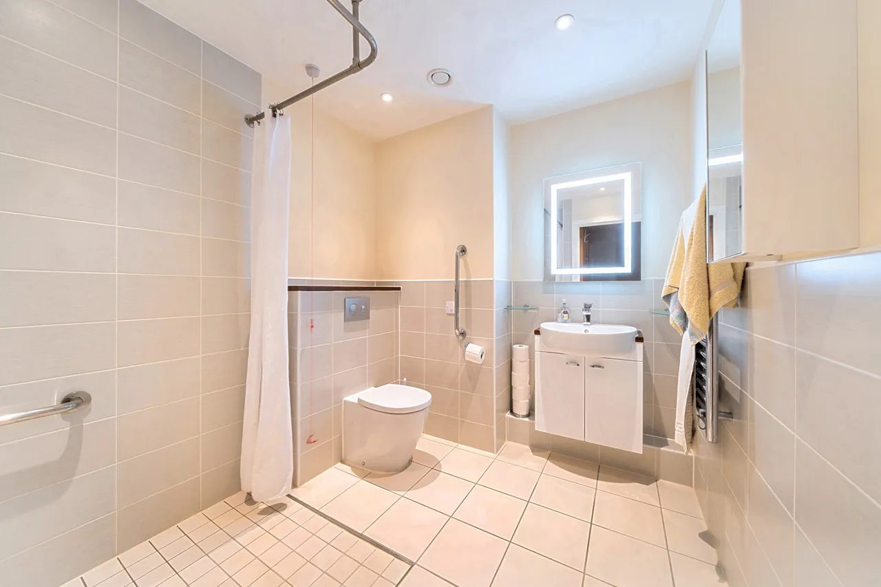 Josiah Drive, Ickenham, UB10, photo 7