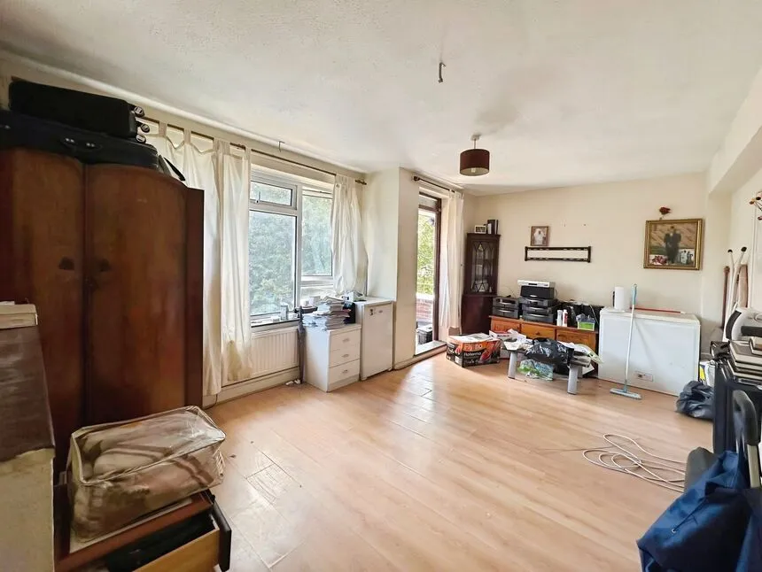 3 bed flat for sale — Wren Close, London, E16