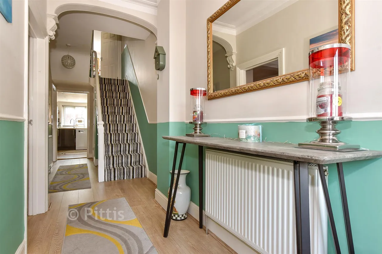 Leed Street, Sandown, PO36, photo 5