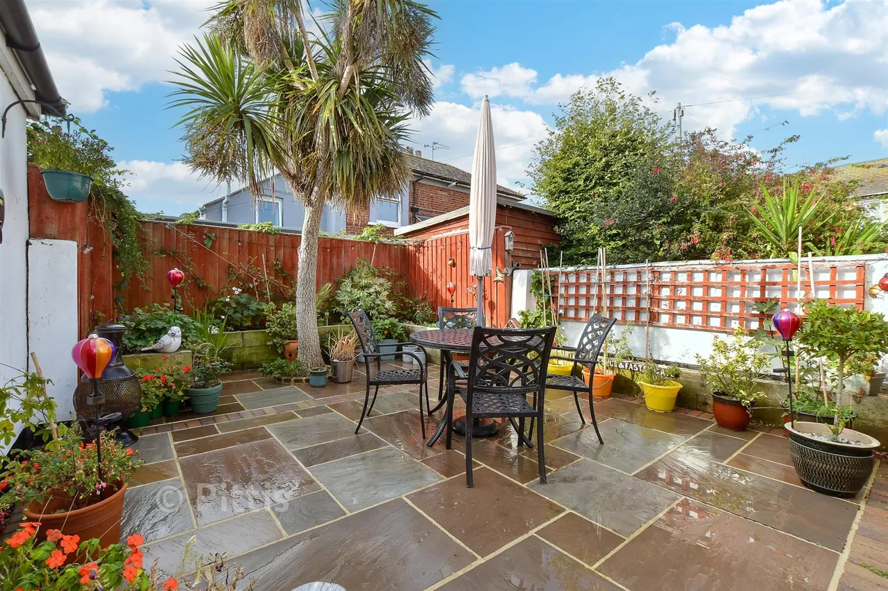 Leed Street, Sandown, PO36, photo 13