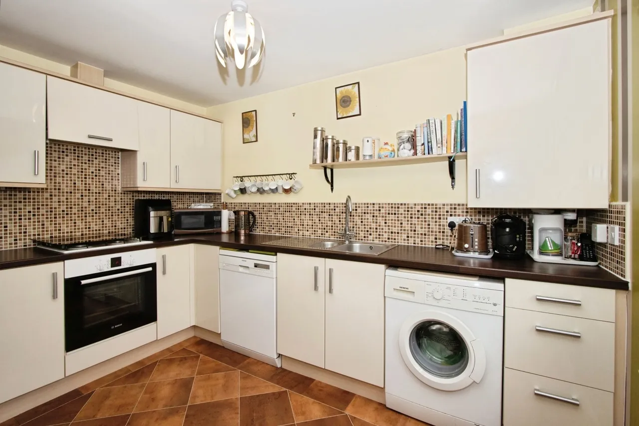 Lake View, Pontefract, WF8, photo 6