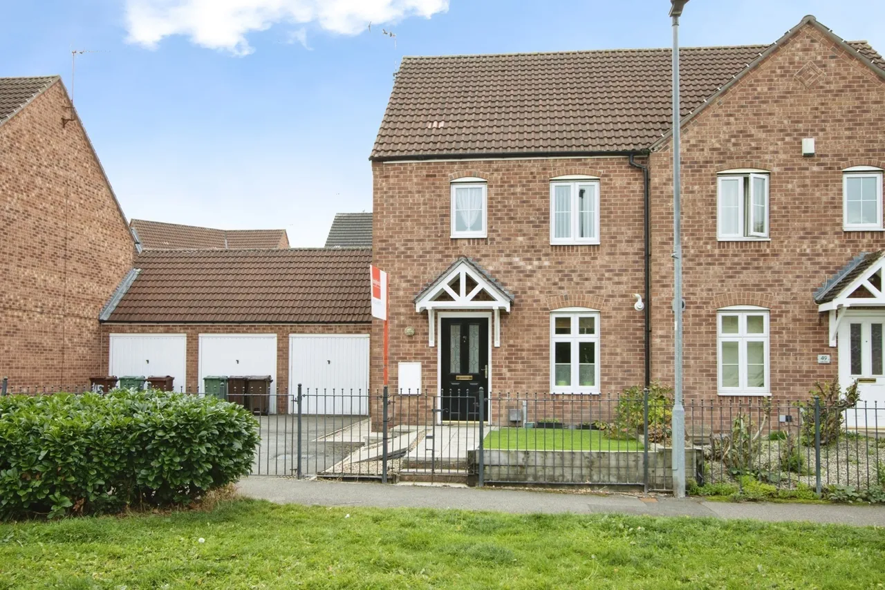 3 bed house for sale, Lake View, Pontefract, WF8