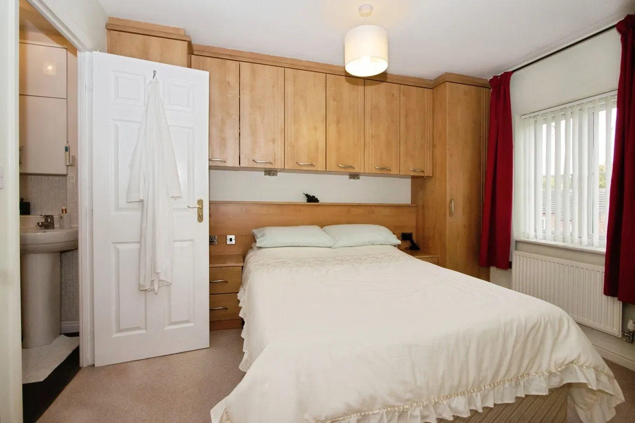 Lake View, Pontefract, WF8, photo 11