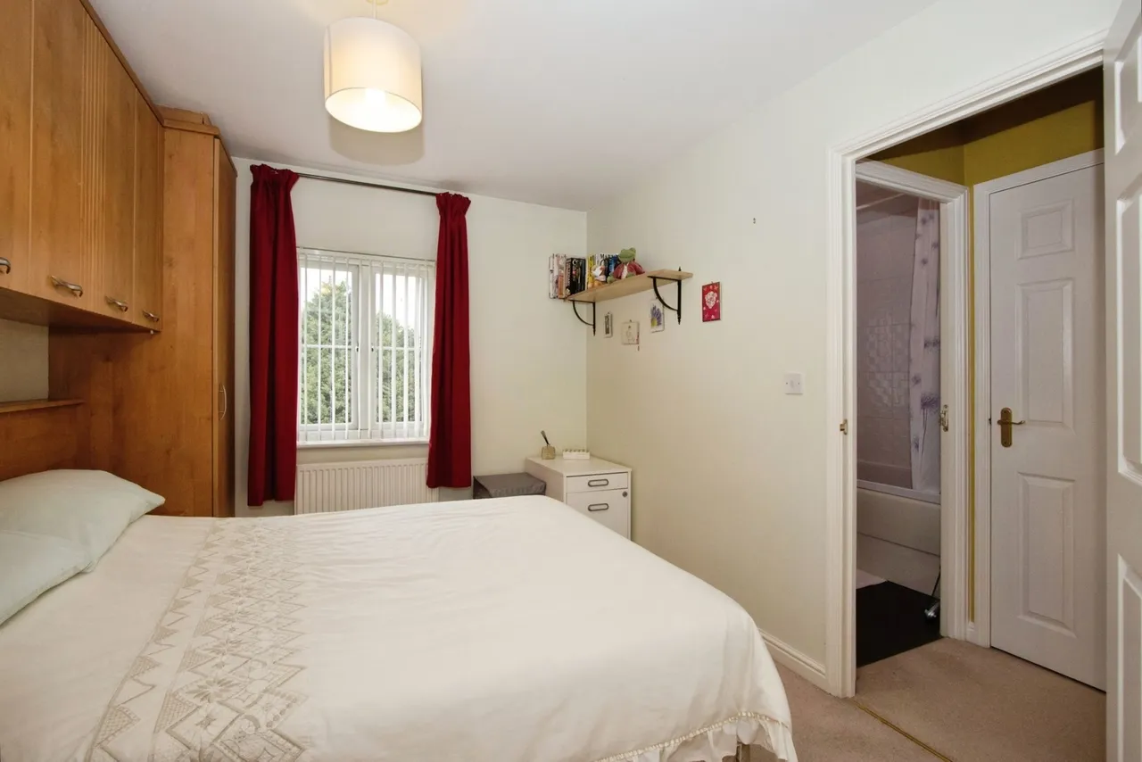 Lake View, Pontefract, WF8, photo 10