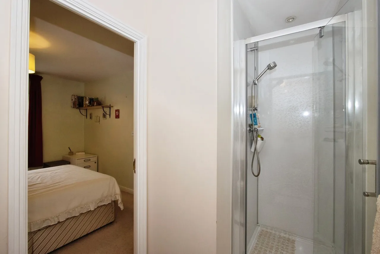Lake View, Pontefract, WF8, photo 12