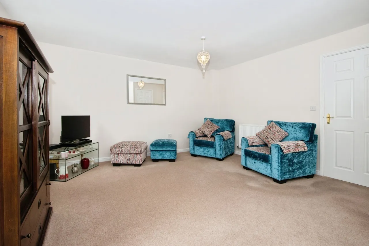 Lake View, Pontefract, WF8, photo 3