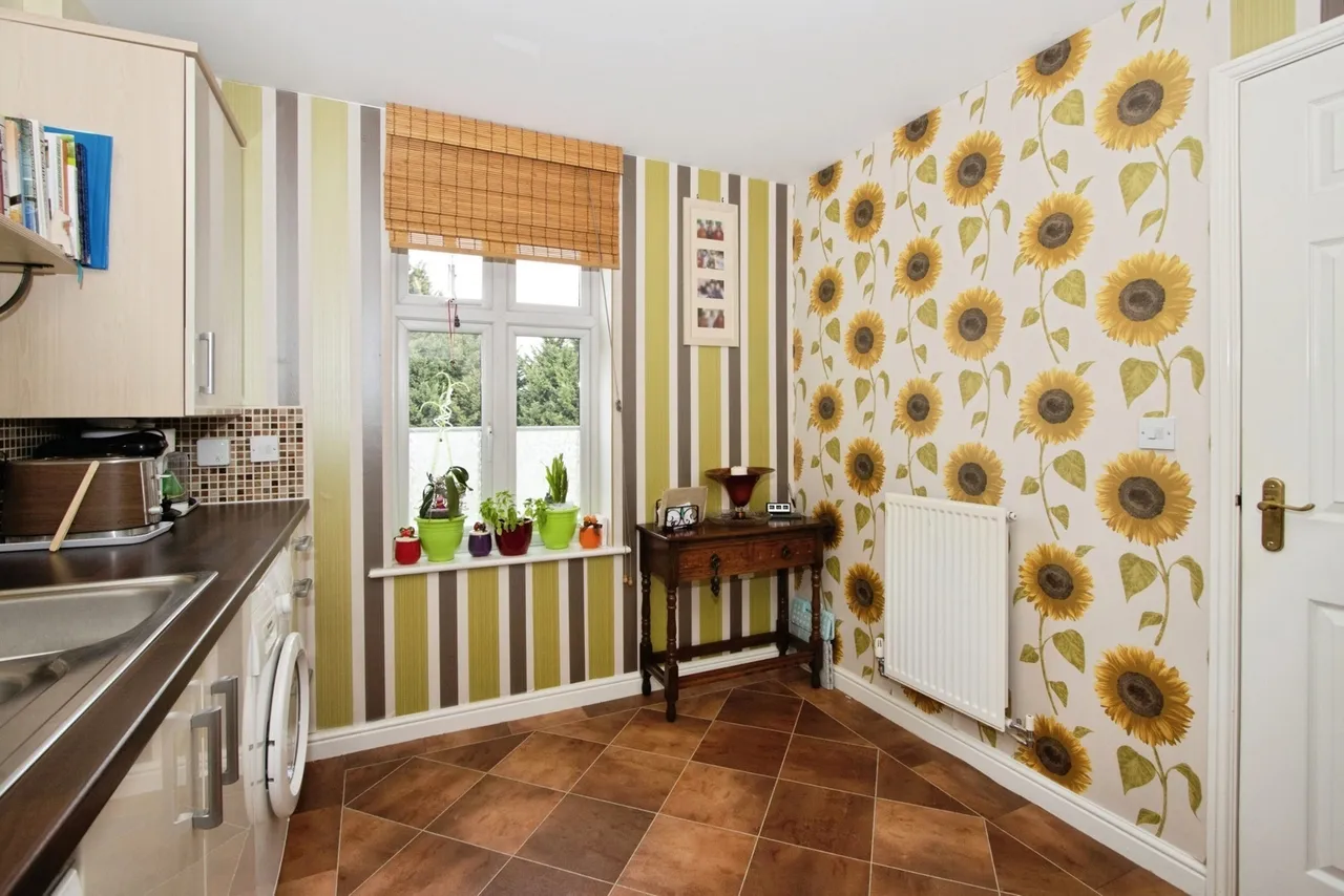 Lake View, Pontefract, WF8, photo 8