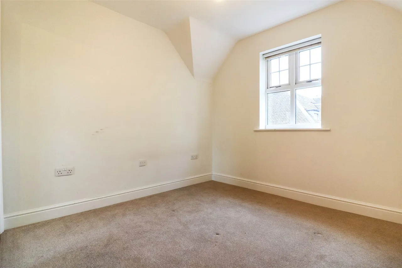 Bramshott Place, Fleet, Hampshire, GU51 4QF, photo 4