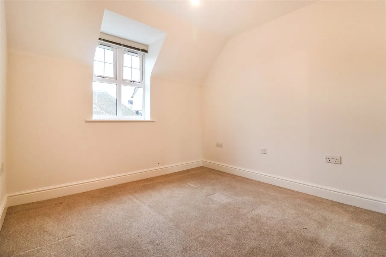 Bramshott Place, Fleet, Hampshire, GU51 4QF, photo 7