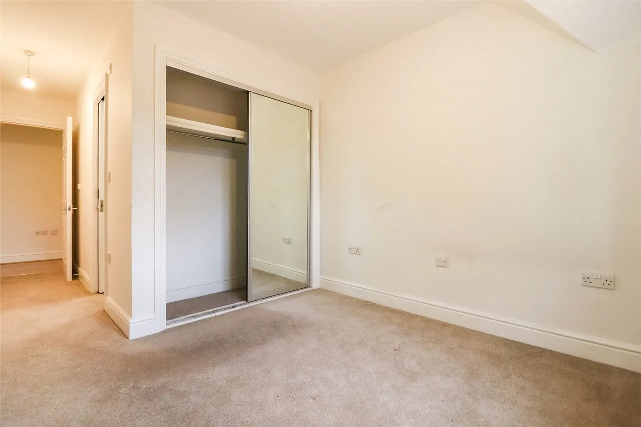 Bramshott Place, Fleet, Hampshire, GU51 4QF, photo 5