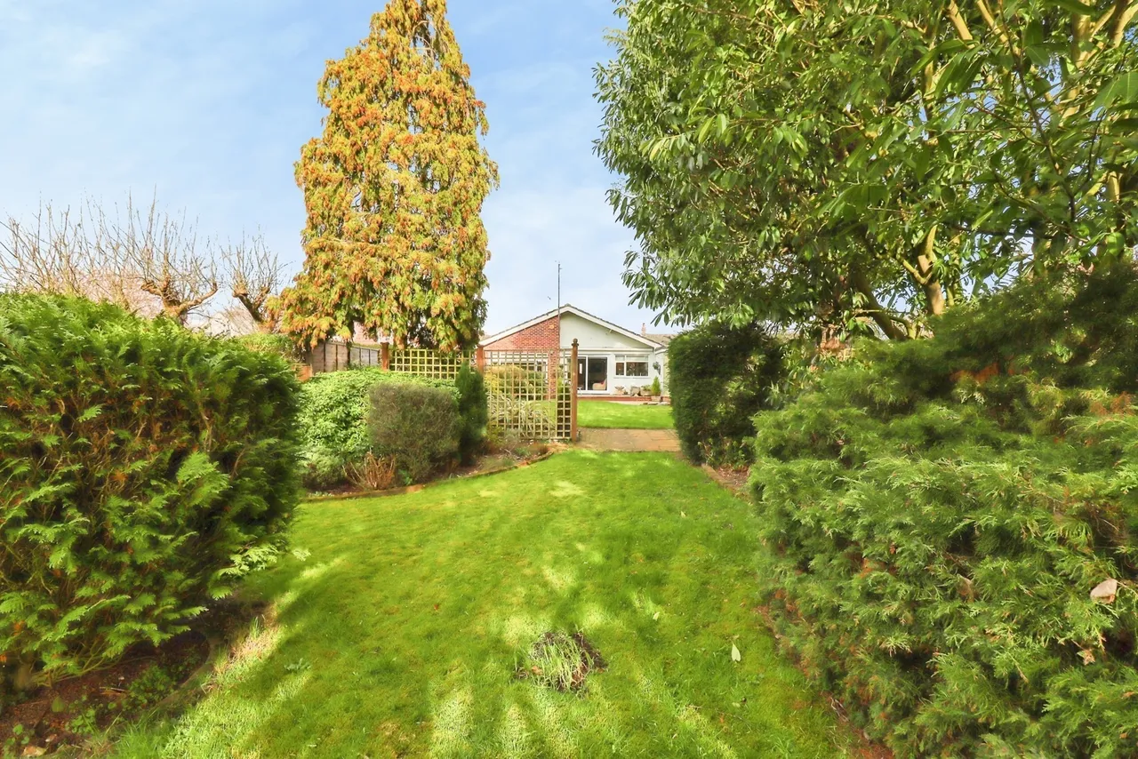 Bures Road, Great Cornard, Sudbury, Suffolk, CO10, photo 4