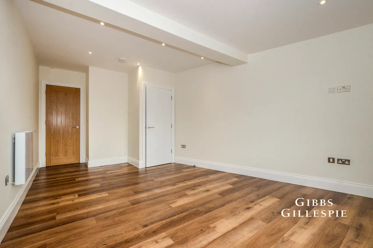 High Street, Rickmansworth Fees Apply, WD3, photo 5