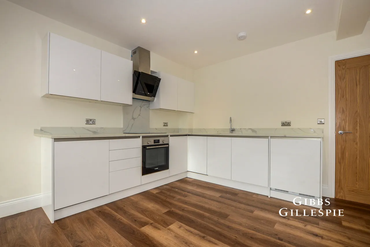 High Street, Rickmansworth Fees Apply, WD3, photo 3
